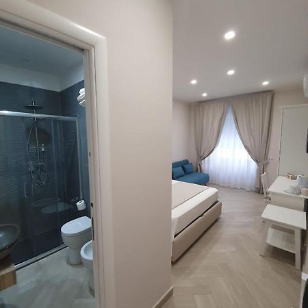 Dimora Costantino Bed & Breakfast Napoli Bagian luar foto