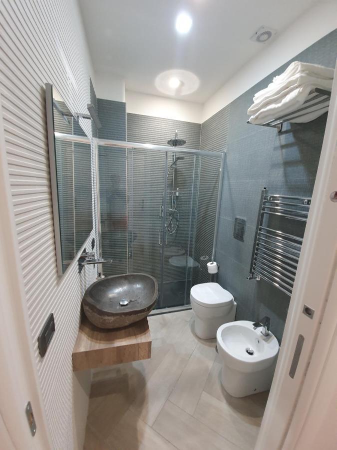 Dimora Costantino Bed & Breakfast Napoli Bagian luar foto
