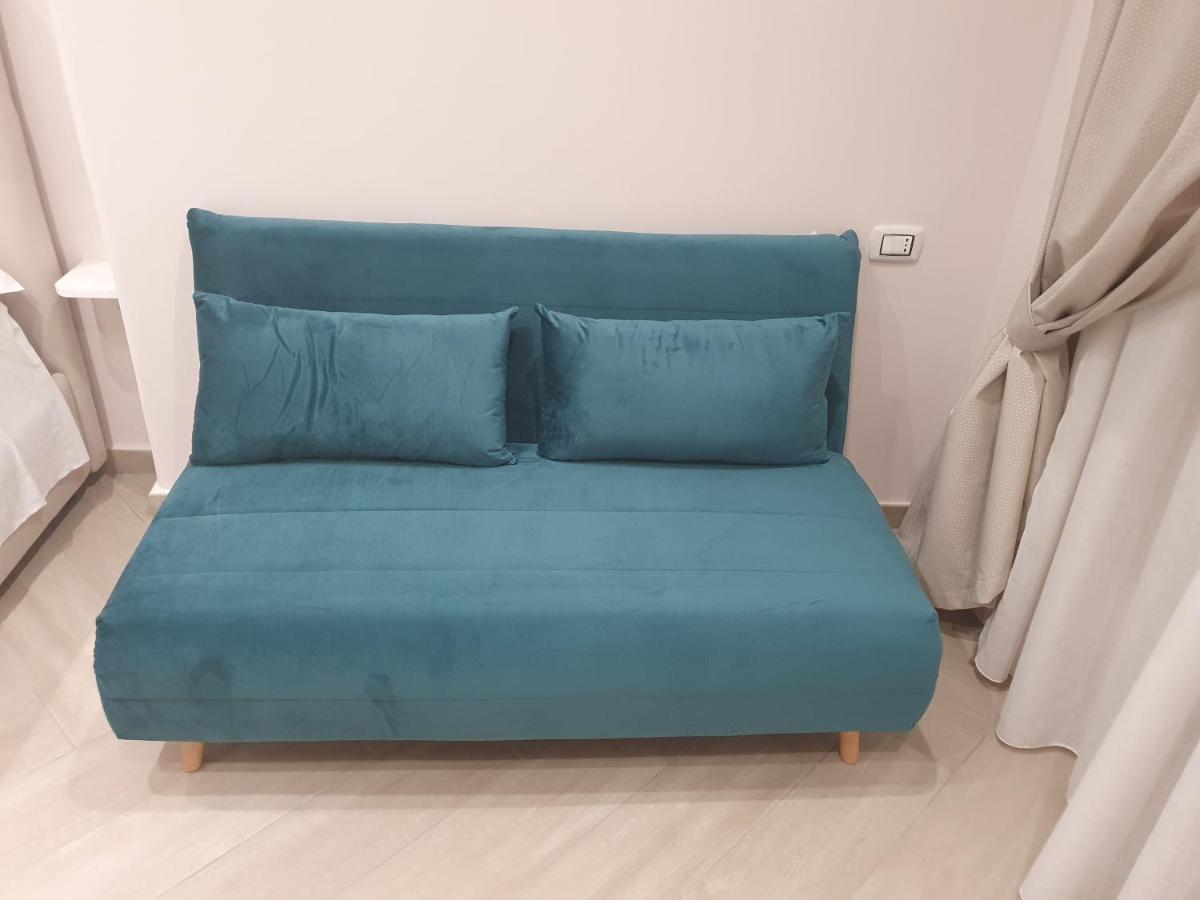 Dimora Costantino Bed & Breakfast Napoli Bagian luar foto