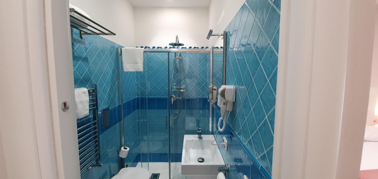 Dimora Costantino Bed & Breakfast Napoli Bagian luar foto