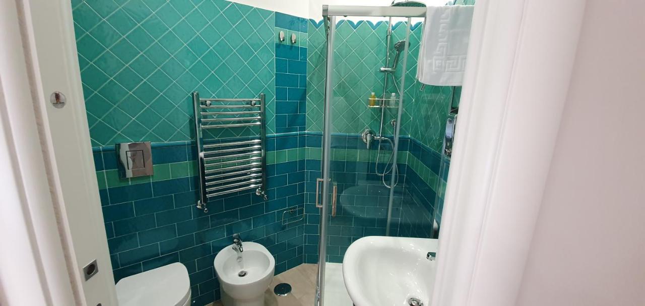 Dimora Costantino Bed & Breakfast Napoli Bagian luar foto