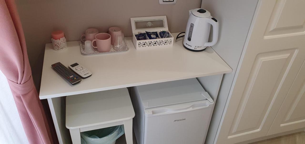 Dimora Costantino Bed & Breakfast Napoli Bagian luar foto