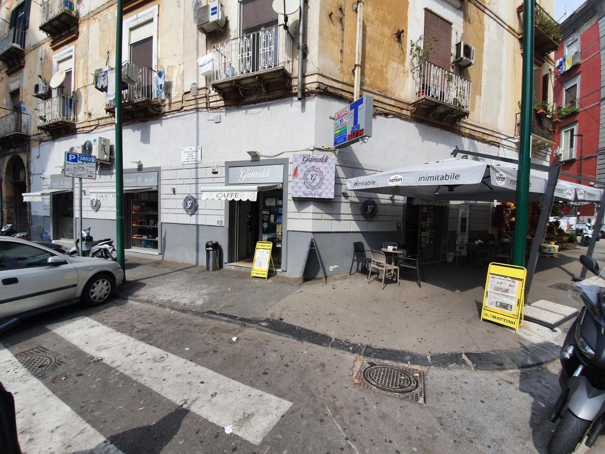 Dimora Costantino Bed & Breakfast Napoli Bagian luar foto