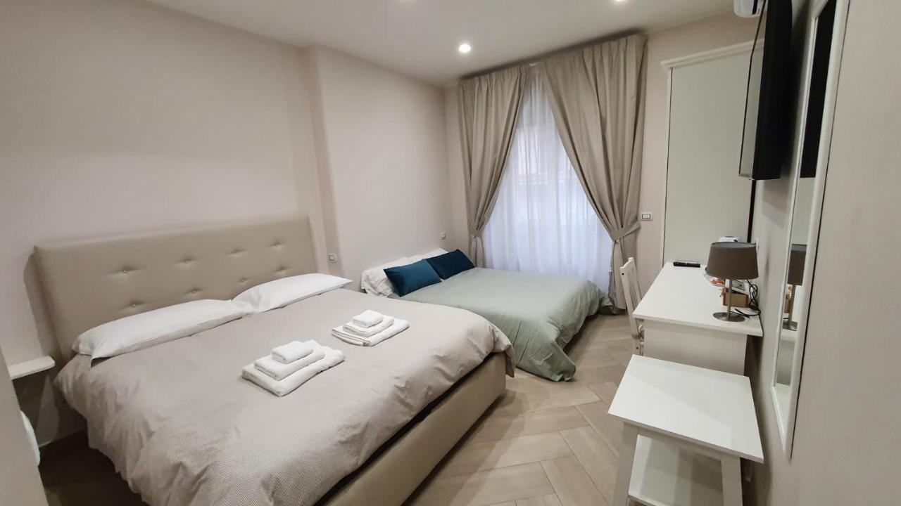 Dimora Costantino Bed & Breakfast Napoli Bagian luar foto