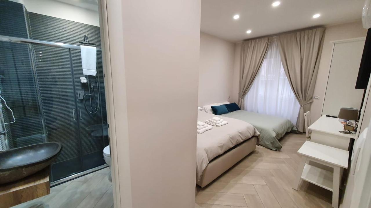 Dimora Costantino Bed & Breakfast Napoli Bagian luar foto