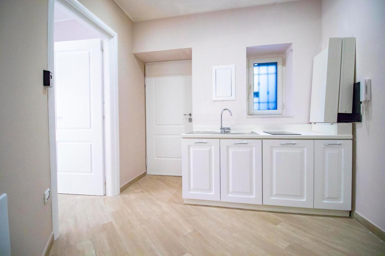 Dimora Costantino Bed & Breakfast Napoli Bagian luar foto