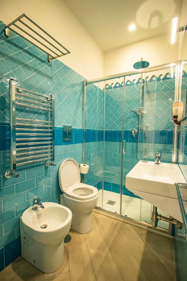 Dimora Costantino Bed & Breakfast Napoli Bagian luar foto