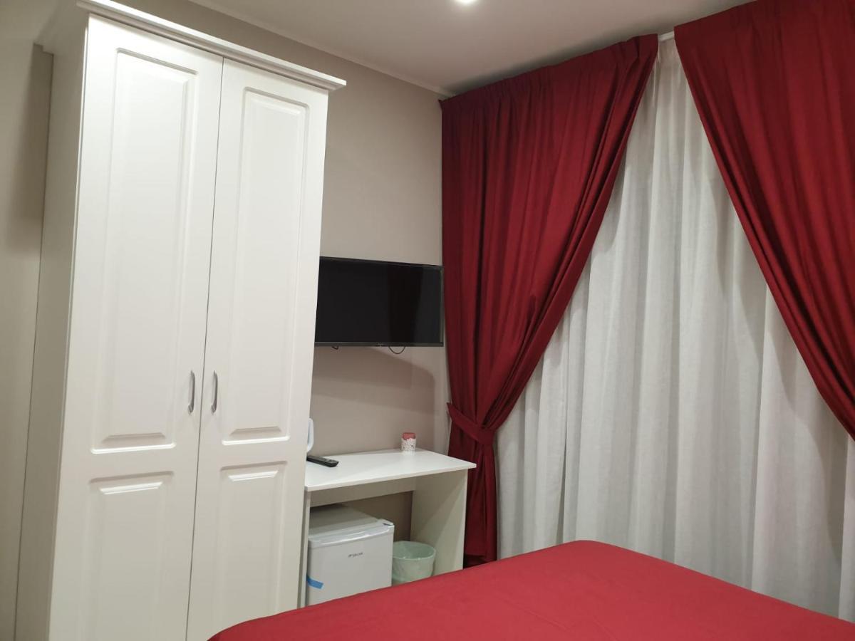 Dimora Costantino Bed & Breakfast Napoli Bagian luar foto